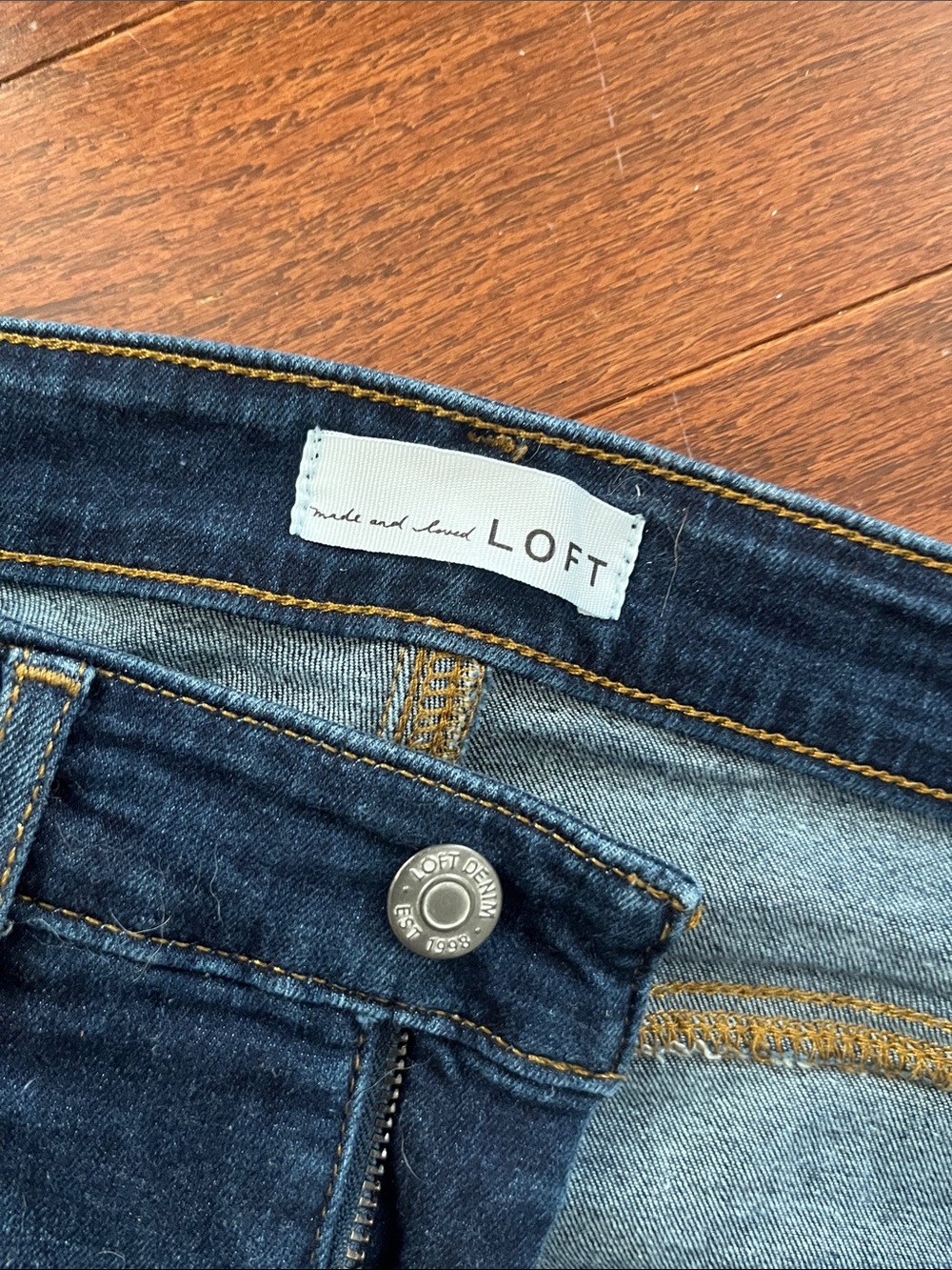 LOFT women’s Dark Indigo curvy Straight Jeans - Picture 2 of 5